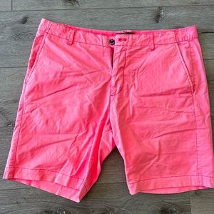 Psycho Bunny pink shorts men’s size 36.